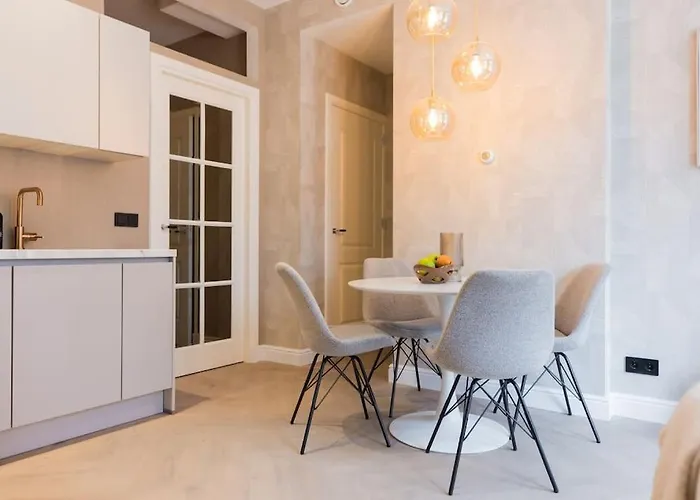 Haya Beachhouse - Queen Haia